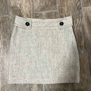 Outbacked (from The Limited) size 0 light grey wool mini skirt